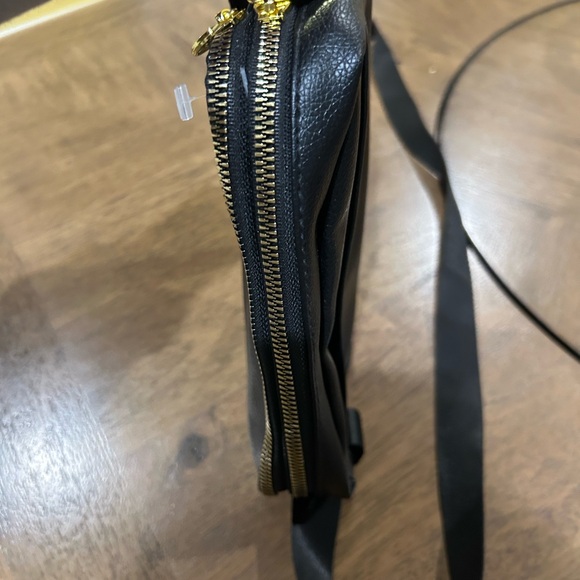 RACHEL Rachel Roy Black Crossbody Bag with Gold Hardware, NWOT, Double Zipper - Picture 10 of 11